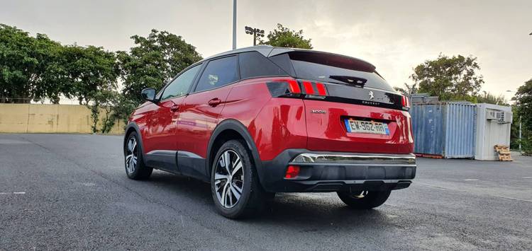 voiture occasion PEUGEOT 3008 à la Réunion disponible sur noutlauto.re