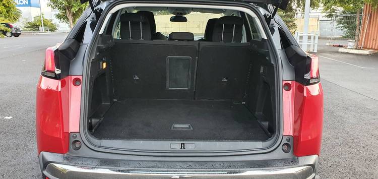 voiture occasion PEUGEOT 3008 à la Réunion disponible sur noutlauto.re