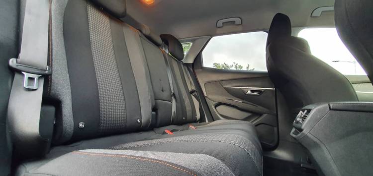 voiture occasion PEUGEOT 3008 à la Réunion disponible sur noutlauto.re