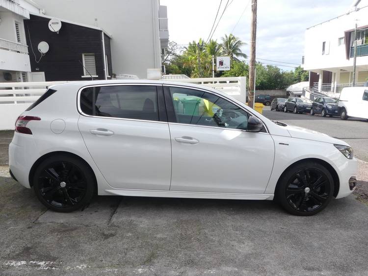voiture occasion PEUGEOT 308 à la Réunion disponible sur noutlauto.re